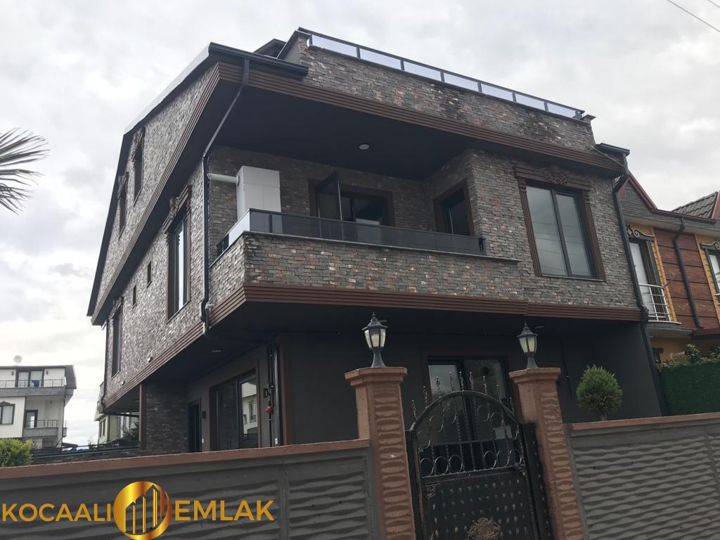 kocaali de satılık tripleks villa